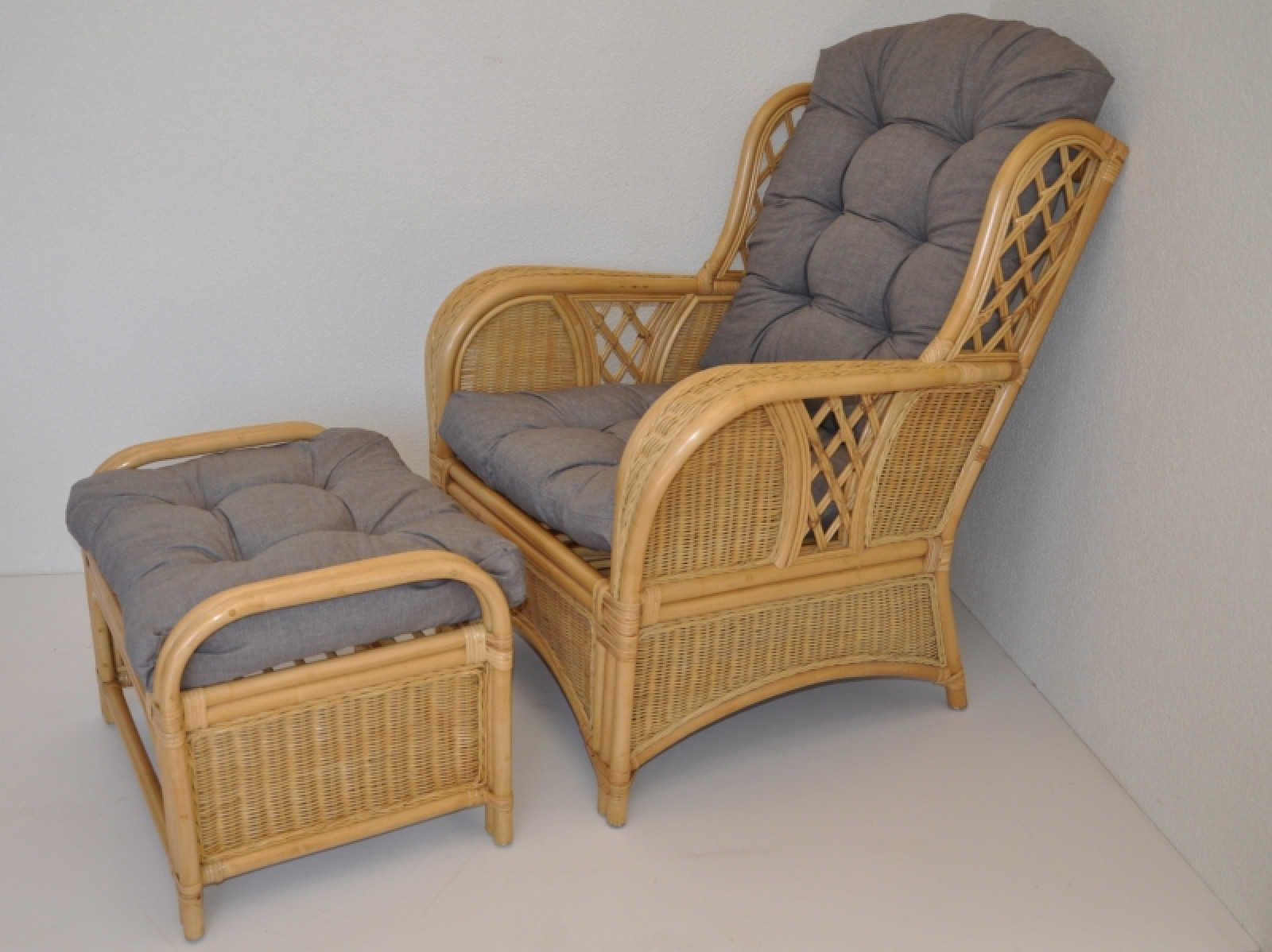 Rattanstuhl Rattansessel, Rattan Ohrensessel Oliver + Rattanhocker