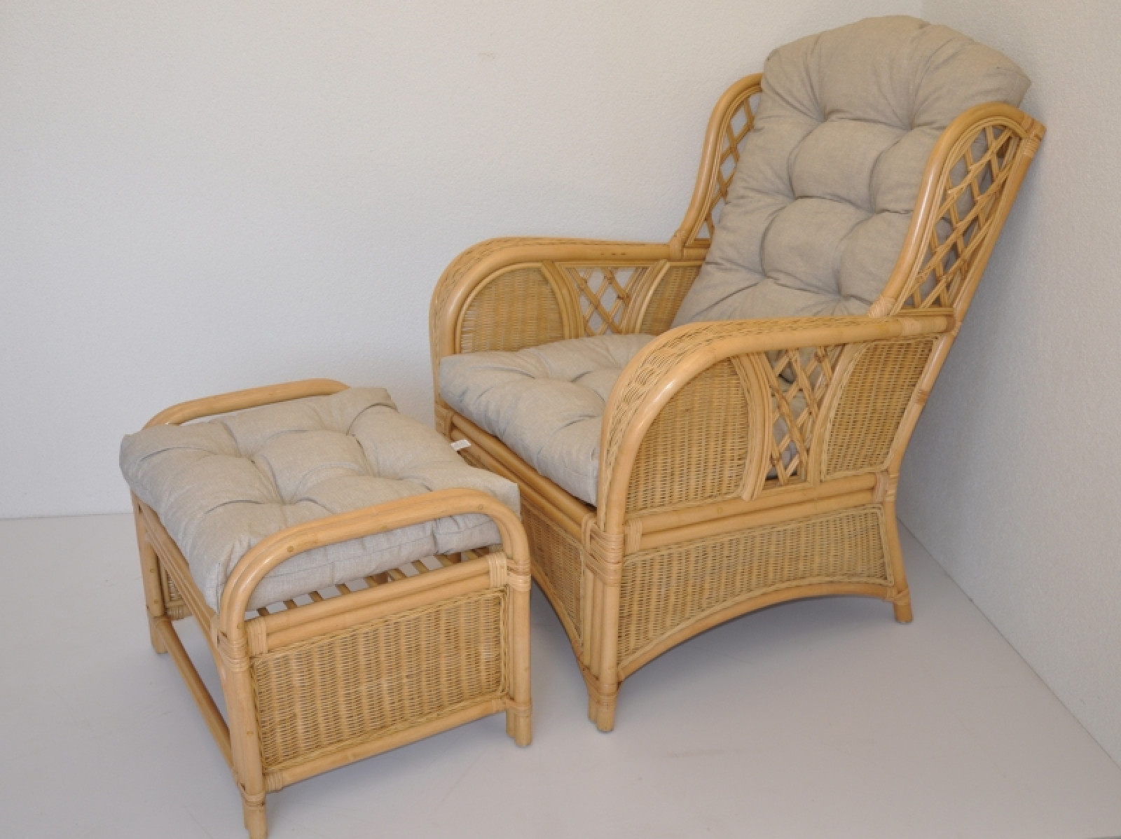 Rattanstuhl Rattansessel, Rattan Ohrensessel Oliver + Rattanhocker