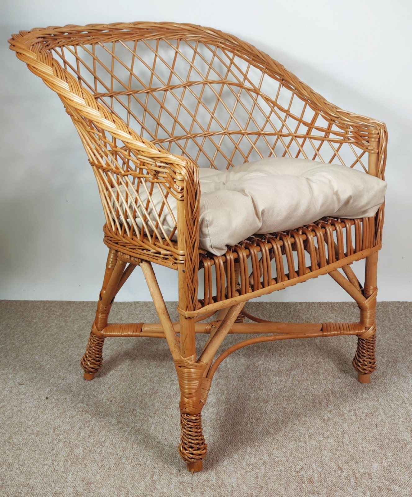 Korbstuhl , Korbsessel Weide , Model Sören , inkl. Polster beige .