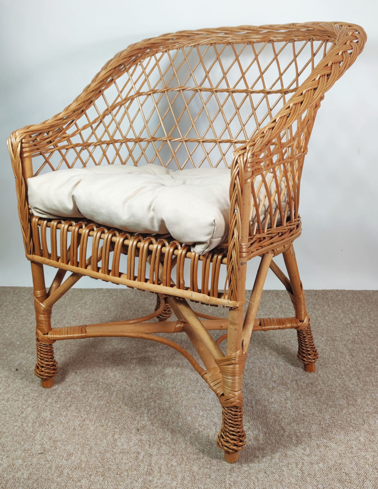 Korbstuhl , Korbsessel Weide , Model Sören , inkl. Polster beige .