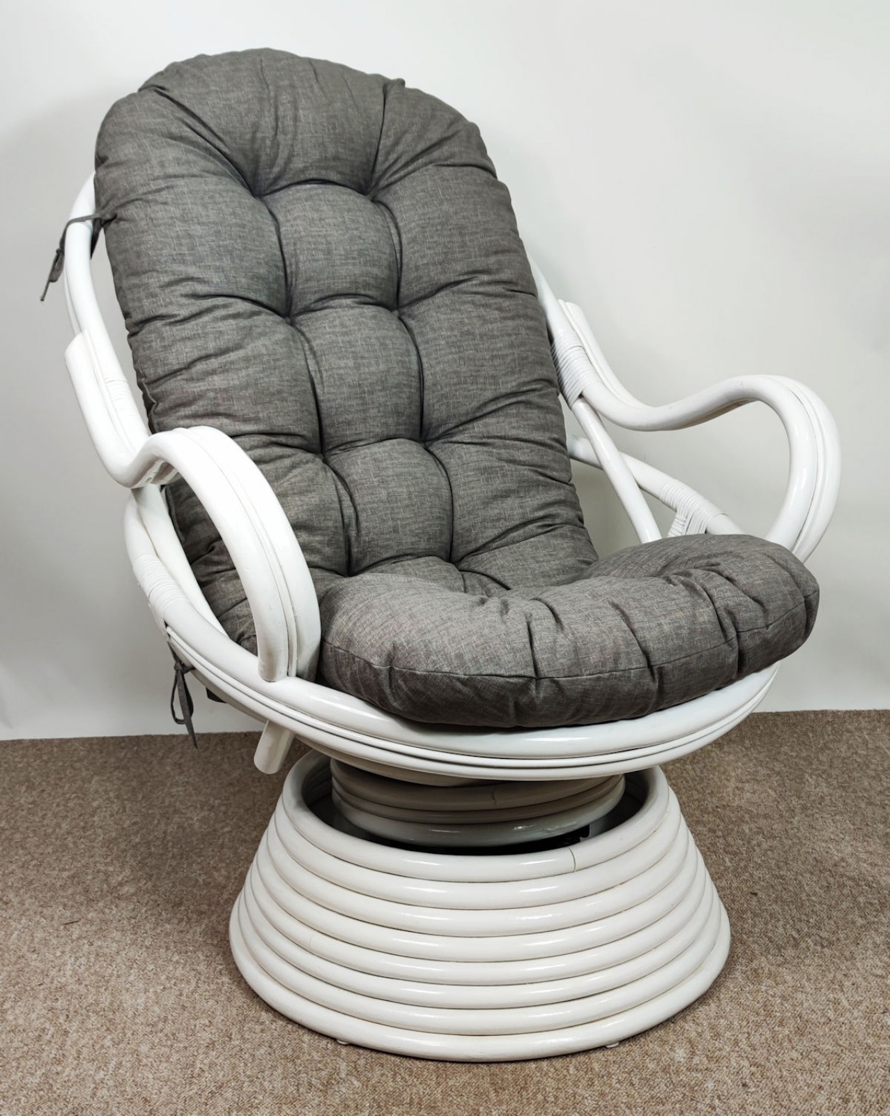 Rattan Drehsessel , Drehwippsessel Linda Weiß Lackiert inkl. Polster dark gray